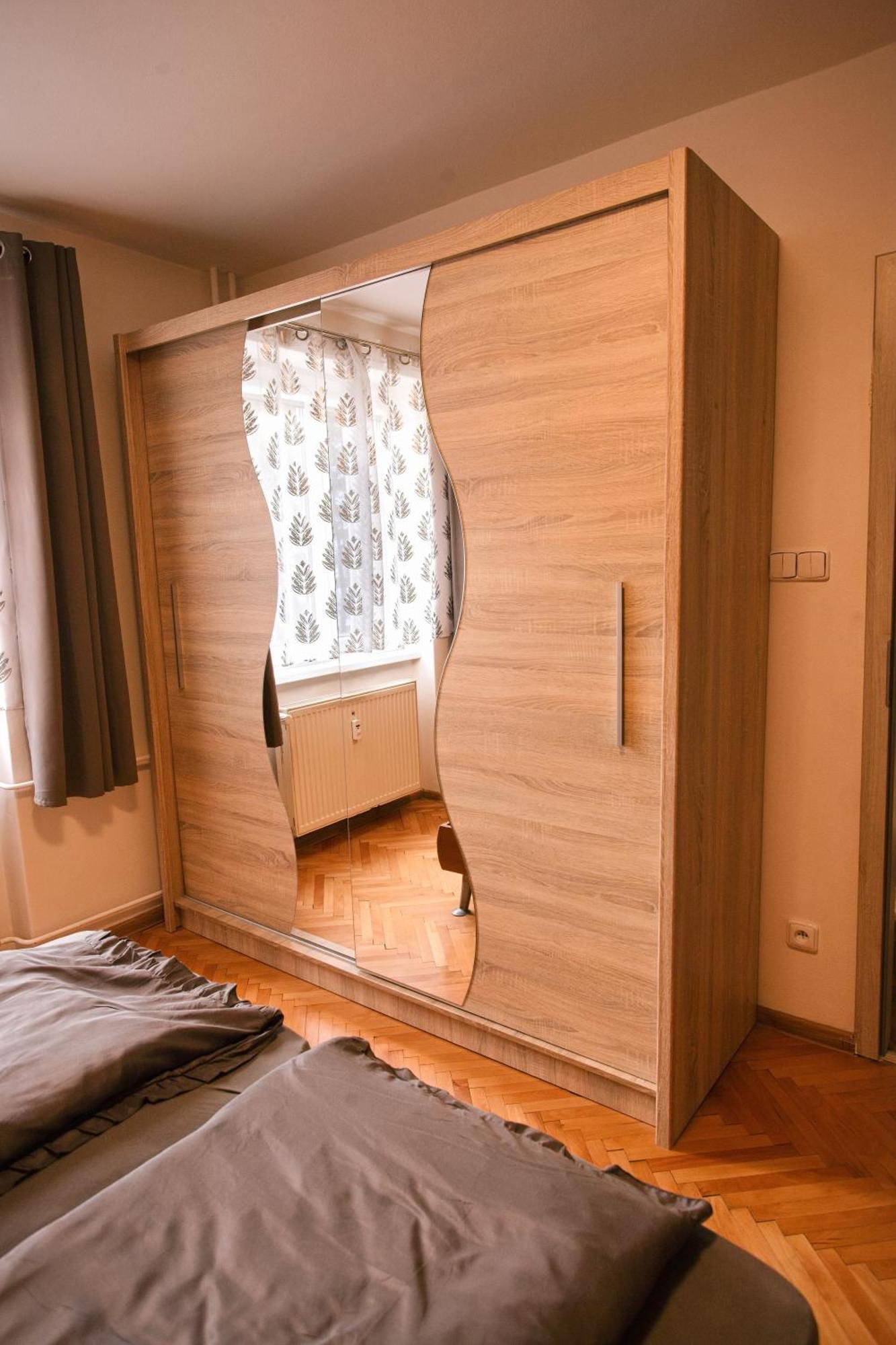 Mestsky - Flat & 24h Self Check-in & 62m2 & Free Parking * Banska Bystrica
