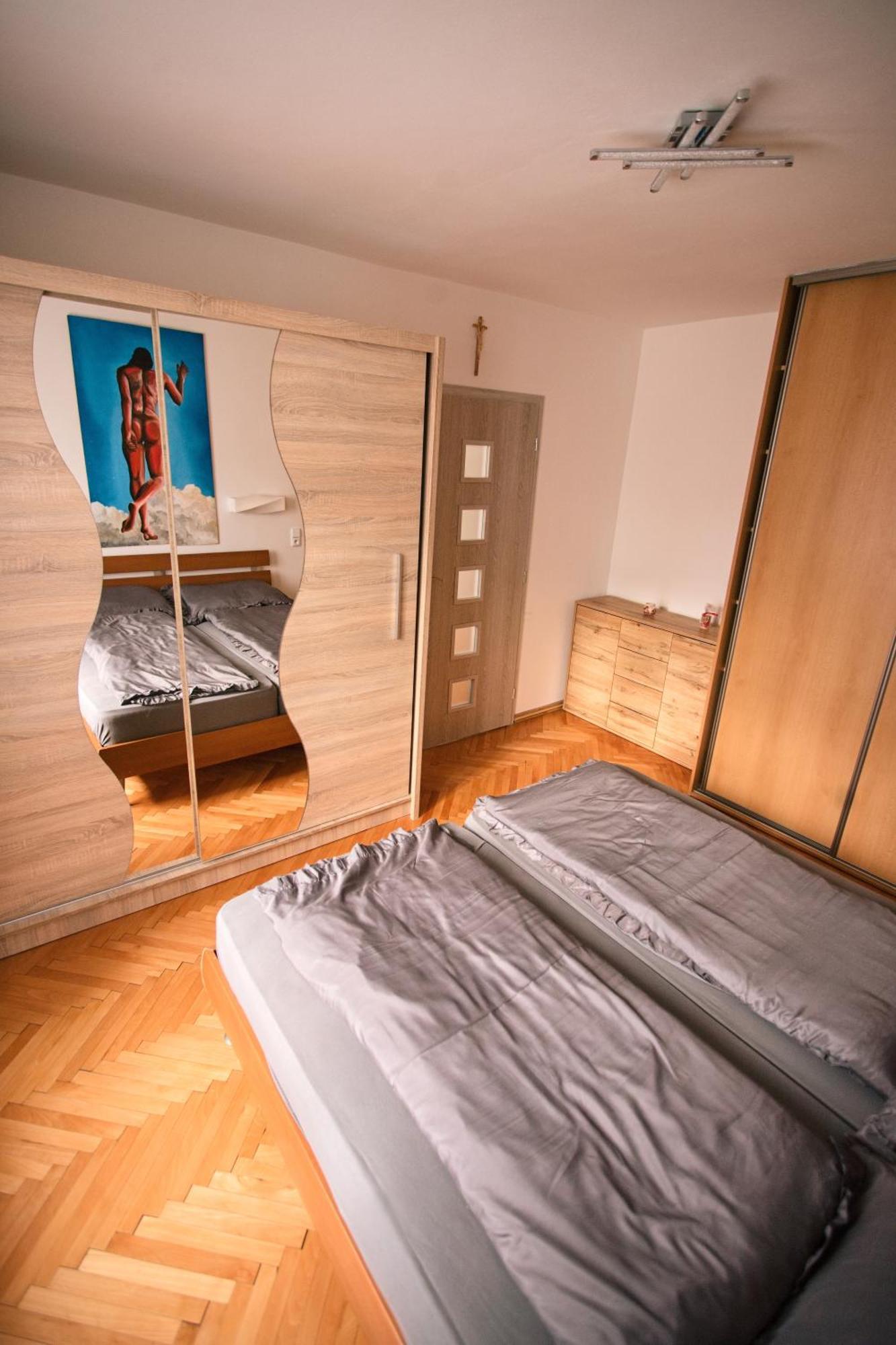 Apartment Mestsky - Flat & 24h Self Check-in & 62m2 & Free Parking